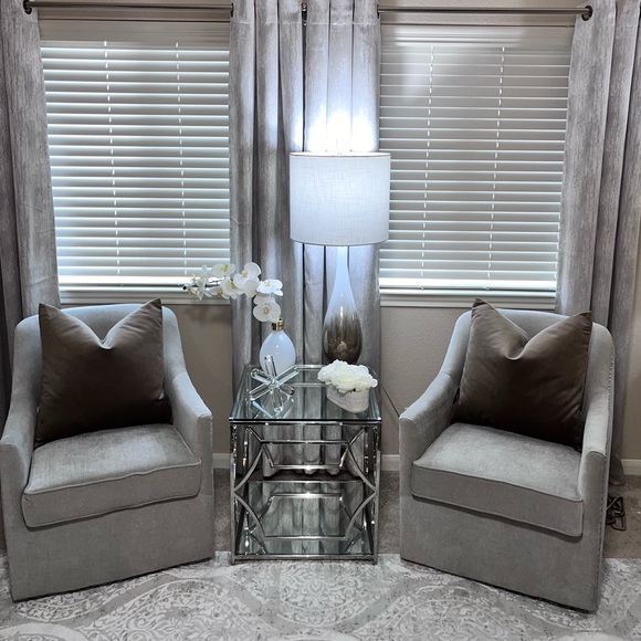 1-NWT TGH TESSITURA VELVET DECORATIVE PILLOWS (Read description for details) - Picture 4 of 17